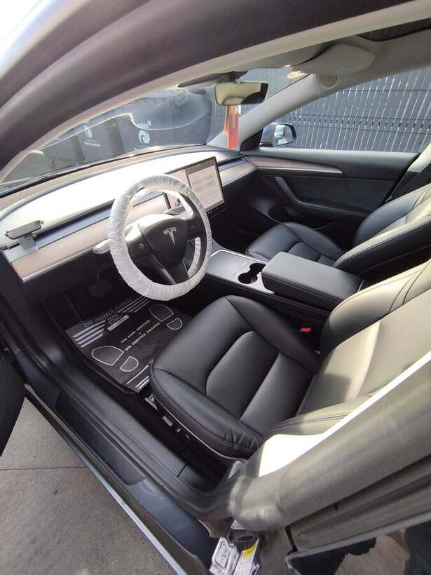 Intérieur Tesla Model 3 nettoyé