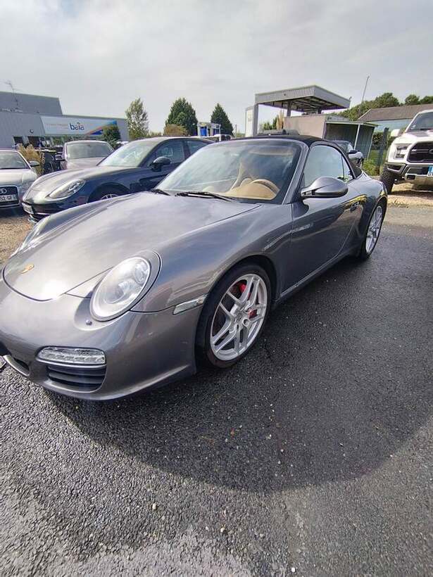 Porsche 911 cabriolet grise lavée, vue avant